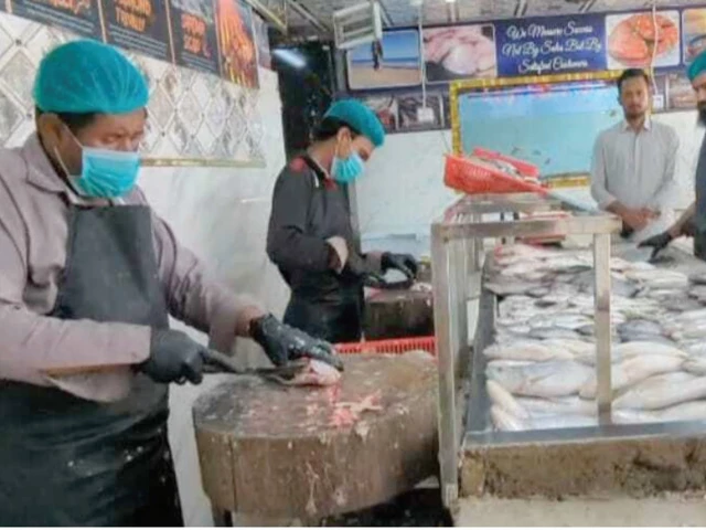 Gwadar’s fresh seafood finds new fans in Quetta