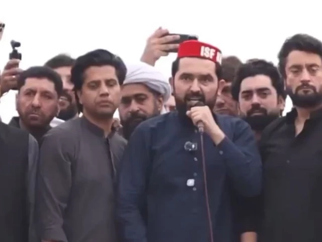 PTI marchers change route, head to Khyber first
