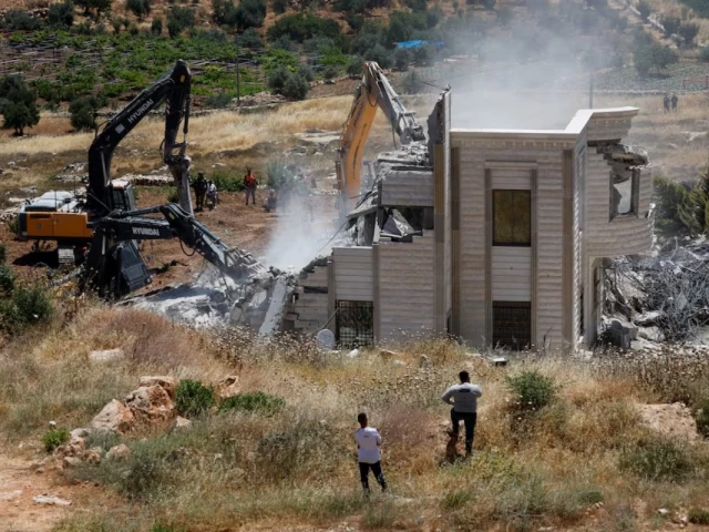 Thousands displaced as Israeli army continues offensive in West Bank's Hebron